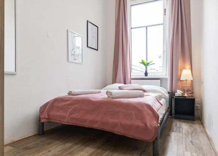 Cozy Budget Friendly Near Danube & 15 Mins To Center Διαμέρισμα