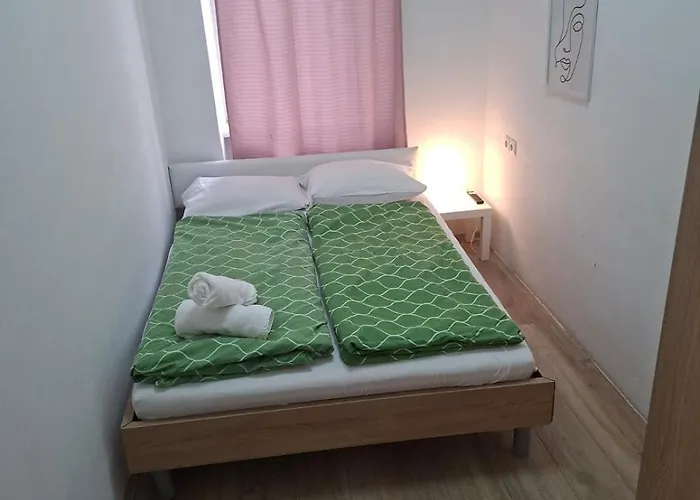 Διαμέρισμα Cozy Budget Friendly Near Danube & 15 Mins To Center *