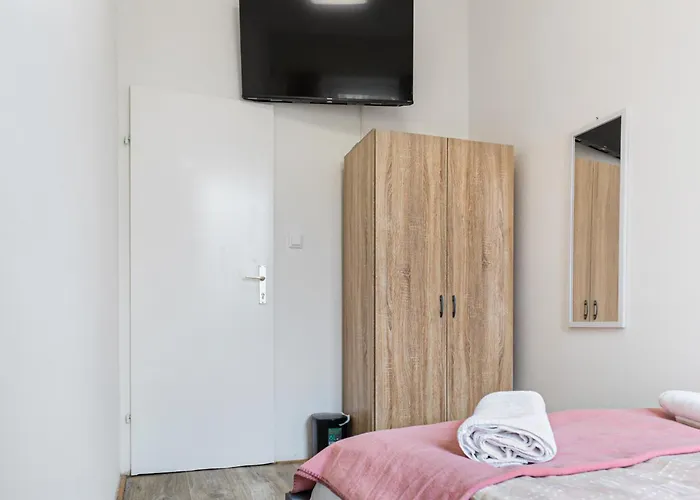 Διαμέρισμα Cozy Budget Friendly Near Danube & 15 Mins To Center