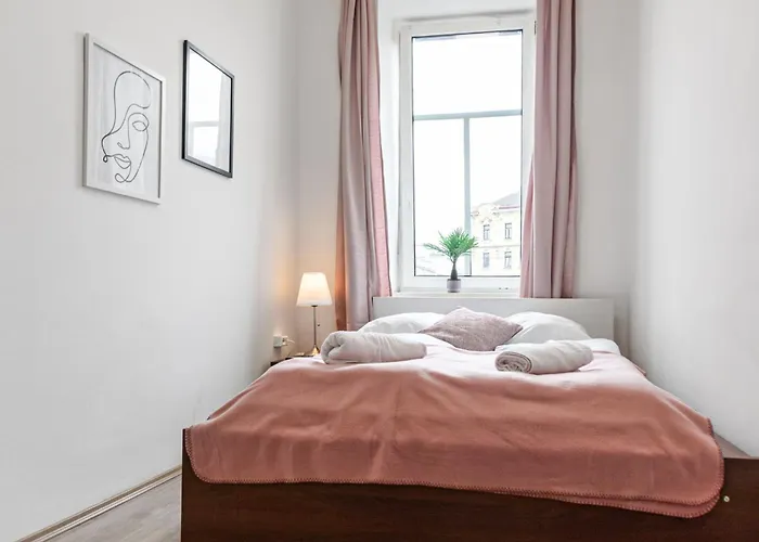Διαμέρισμα Cozy Budget Friendly Near Danube & 15 Mins To Center *