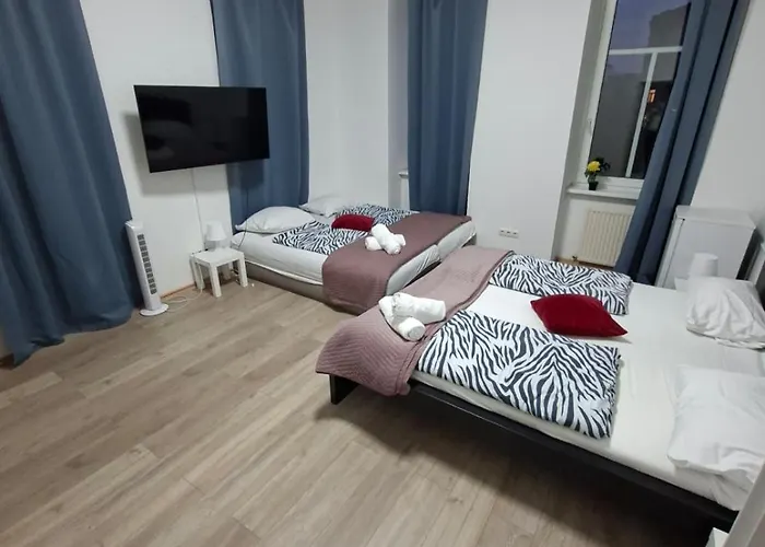 Cozy Budget Friendly Near Danube & 15 Mins To Center Διαμέρισμα *