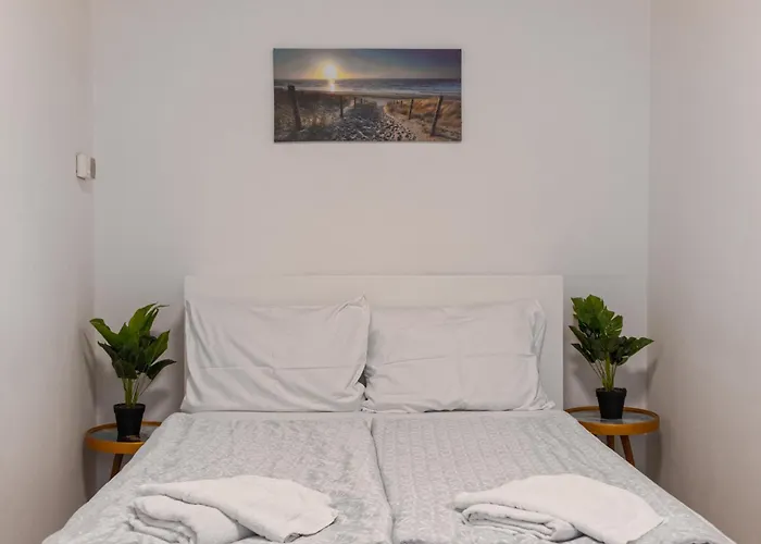 Cozy Budget Friendly Near Danube & 15 Mins To Center * Βιέννη