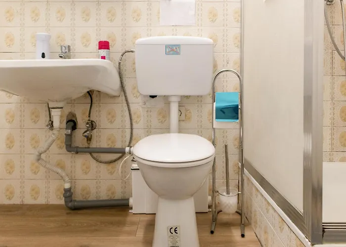 Cozy Budget Friendly Near Danube & 15 Mins To Center *