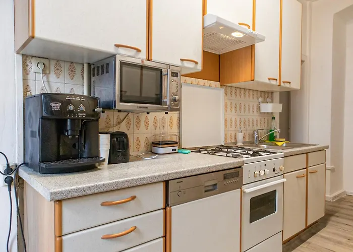 Cozy Budget Friendly Near Danube & 15 Mins To Center Διαμέρισμα