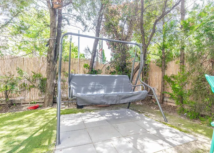 Cozy Budget Friendly Near Danube & 15 Mins To Center