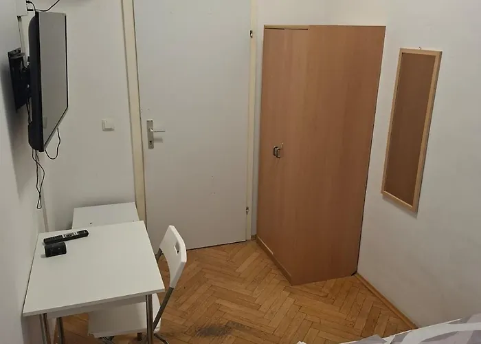Cozy Budget Friendly Near Danube & 15 Mins To Center Appartement Vienne