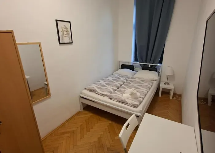 Apartment Cozy Budget Friendly Near Danube & 15 Mins To Center *