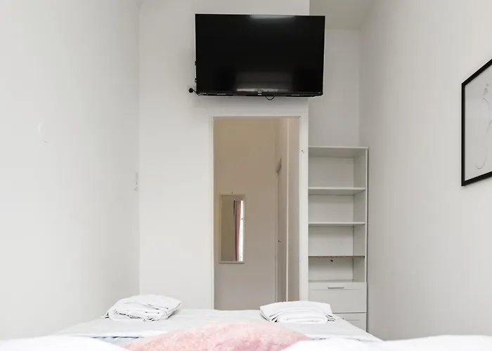 Cozy Budget Friendly Near Danube & 15 Mins To Center Διαμέρισμα Βιέννη
